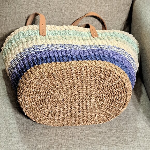 CLOSET CLOSING: Bohemian Woven Sisal Tote with Leather Handle - Picture 6 of 6